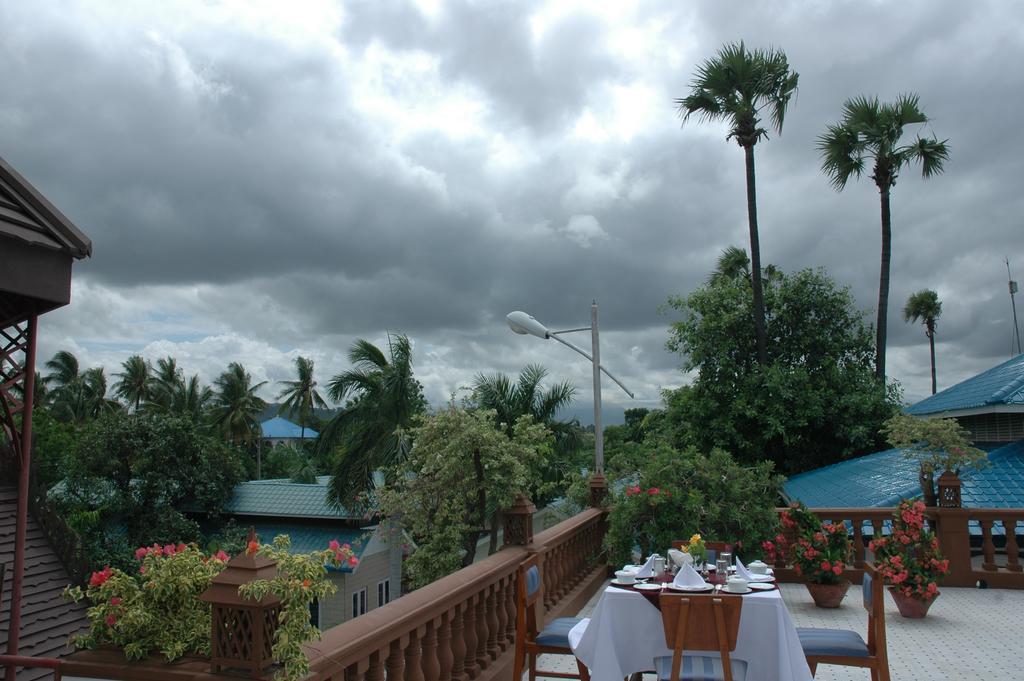 Emerald Land Hotel Mandalay Exterior foto